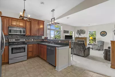 W206N16743  Blackberry Cir #1628, Jackson, WI 53037 - Photo 6