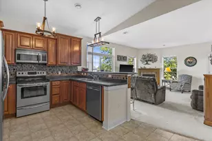 W206N16743 Blackberry Cir, Jackson, WI 53037 - Photo 6