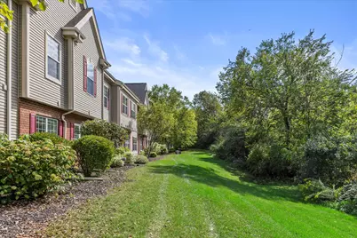 W206N16743  Blackberry Cir #1628, Jackson, WI 53037 - Photo 2