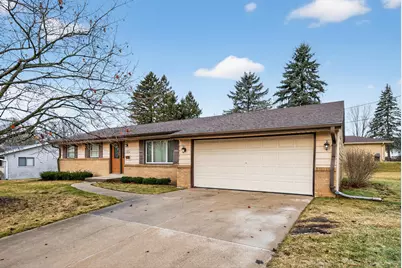 N90W18248  Lambs Ln, Menomonee Falls, WI 53051 - Photo 2