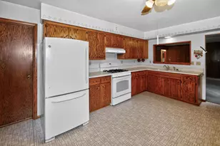 N90W18248 Lambs Ln, Menomonee Falls, WI 53051 - Photo 10