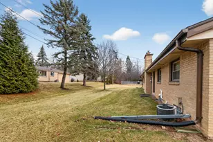 N90W18248 Lambs Ln, Menomonee Falls, WI 53051 - Photo 22