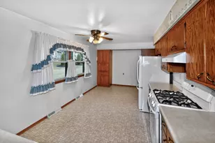 N90W18248 Lambs Ln, Menomonee Falls, WI 53051 - Photo 12