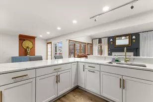 4105 S Avon Dr, New Berlin, WI 53151 - Photo 8