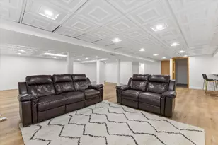 4105 S Avon Dr, New Berlin, WI 53151 - Photo 38