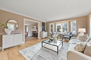 387 W Juniper Dr, Grafton, WI 53024 - Photo 6