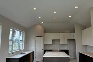 611 Talbots Woods Dr, Dousman, WI 53118 - Photo 4