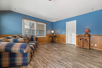 1031 W Bender Rd, Glendale, WI 53217 - Photo 16