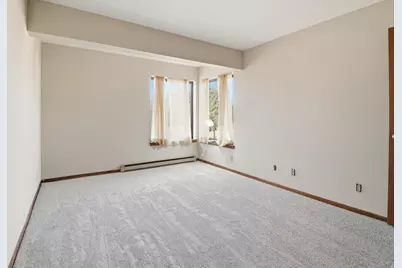 W177N9766  Riversbend Cir, Germantown, WI 53022 - Photo 18