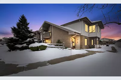 W177N9766  Riversbend Cir, Germantown, WI 53022 - Photo 1