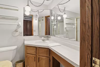 W177N9766  Riversbend Cir, Germantown, WI 53022 - Photo 12