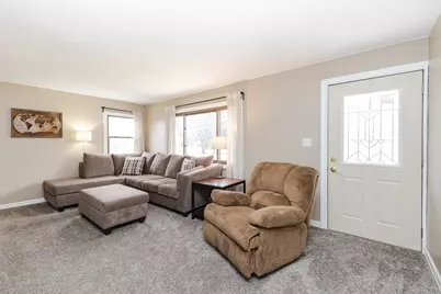 7166 S 37th Pl, Franklin, WI 53132 - Photo 2