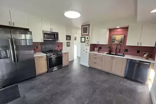 3860 S 39th St, Greenfield, WI 53221 - Photo 8