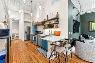 1728 N Franklin Pl, Milwaukee, WI 53202 - Photo 18