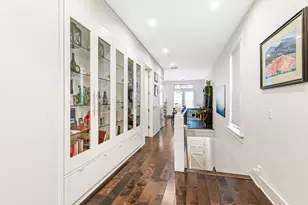 1728 N Franklin Pl, Milwaukee, WI 53202 - Photo 10