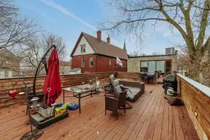 1728 N Franklin Pl, Milwaukee, WI 53202 - Photo 16