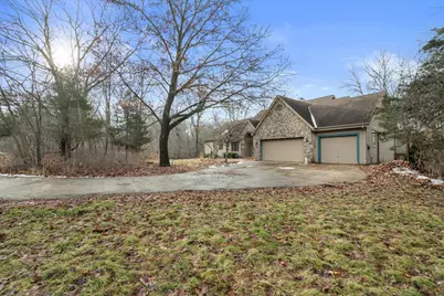 1249 N Lost Woods Rd, Summit, WI 53066 - Photo 4