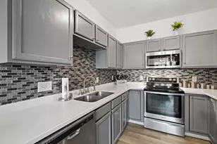 9337 S Cobblestone Way, Franklin, WI 53132 - Photo 6