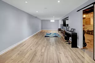 8250 W Acacia St, Milwaukee, WI 53223 - Photo 12