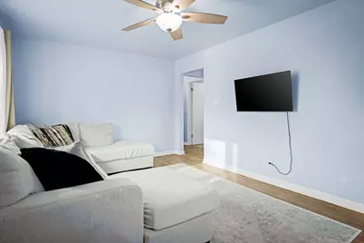 8250 W Acacia St, Milwaukee, WI 53223 - Photo 6