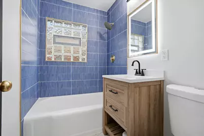 555  Robertson St, Wauwatosa, WI 53213 - Photo 18