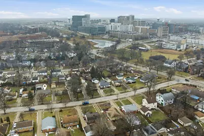 555  Robertson St, Wauwatosa, WI 53213 - Photo 38