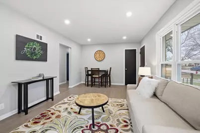 555  Robertson St, Wauwatosa, WI 53213 - Photo 10