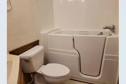 6125 N 122nd St, Milwaukee, WI 53225 - Photo 10