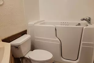 6125 N 122nd St, Milwaukee, WI 53225 - Photo 10