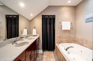 1847 N Vel R. Phillips Ave, Milwaukee, WI 53212 - Photo 18