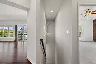 W195N5814 Deer Park Ct, Menomonee Falls, WI 53051 - Photo 24