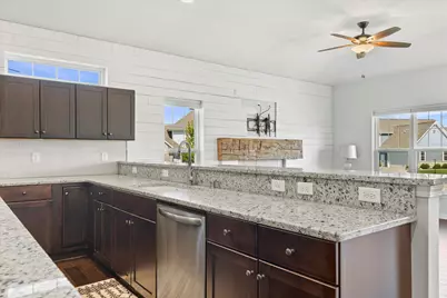 W195N5814  Deer Park Ct, Menomonee Falls, WI 53051 - Photo 10