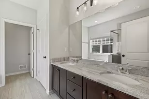 W195N5814 Deer Park Ct, Menomonee Falls, WI 53051 - Photo 28