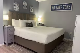 111 Center St, Lake Geneva, WI 53147 - Photo 2