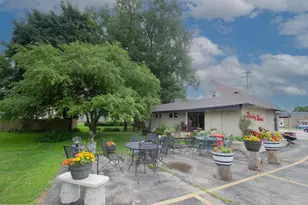 904 E Main St, Watertown, WI 53094 - Photo 1