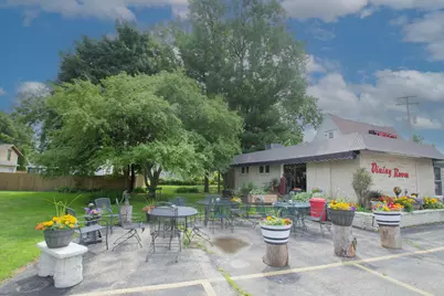 904 E Main St, Watertown, WI 53094 - Photo 4