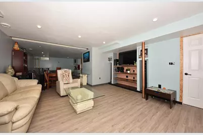 10723 W Rohr Ave, Milwaukee, WI 53225 - Photo 20