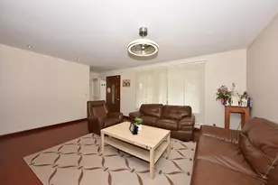 10723 W Rohr Ave, Milwaukee, WI 53225 - Photo 4