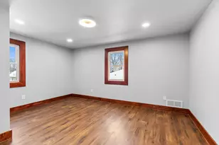 2132 S 85th St, West Allis, WI 53227 - Photo 16