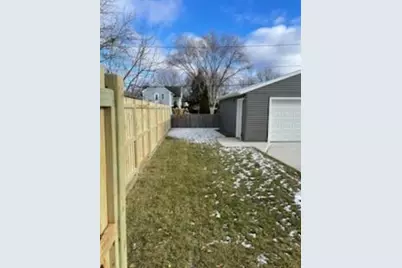 2132 S 85th St, West Allis, WI 53227 - Photo 28