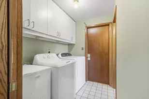 8979 N Silver Brook Ln, Brown Deer, WI 53223 - Photo 22