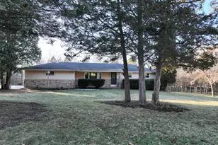 N5907 Aspen Dr, Spring Prairie, WI 53105 - Photo 2