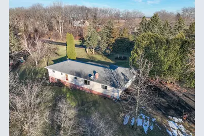 N5907  Aspen Dr, Spring Prairie, WI 53105 - Photo 36