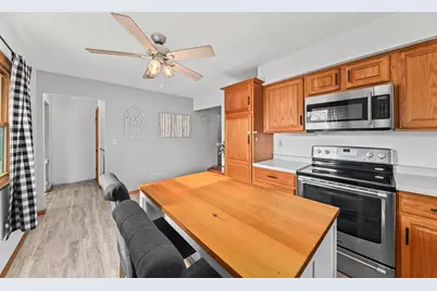 11915 W Rio St, Milwaukee, WI 53225 - Photo 14