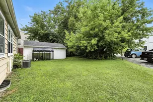 615 Roosevelt Dr, West Bend, WI 53090 - Photo 22