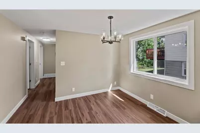 711  Division St, Delafield, WI 53018 - Photo 8