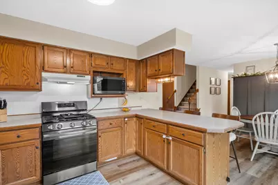 301 S Summerset Dr, Racine, WI 53406 - Photo 12