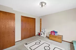 301 S Summerset Dr, Racine, WI 53406 - Photo 20