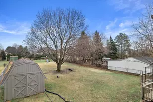 301 S Summerset Dr, Racine, WI 53406 - Photo 4