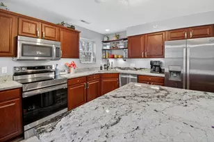 6551 Meadowlands Cir, Pleasant Prairie, WI 53158 - Photo 6